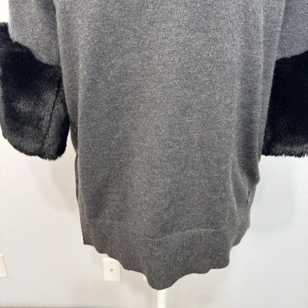 Michael Michael Kors Sweater‎ Womens Medium Gray Faux Fur Sleeve Trim Pullover